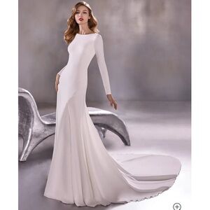 NEW Atelier Pronovias Long Sleeve Wedding Dress in Crepe